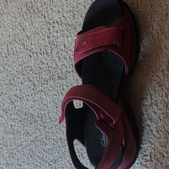 Clarks Springers Red And Black Comfort Ankle Strap Sandals Size 8 - Picture 7 of 9